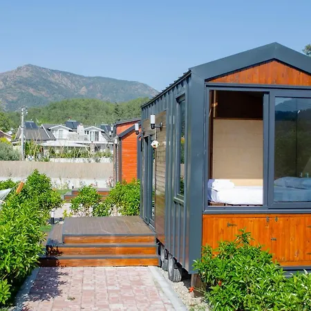Kleva Houses 아파트호텔 페티예