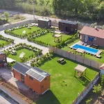 Kleva Houses Aparthotel *